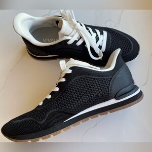 Vivaia Unisex Slip-On Mesh All Day Sneakers